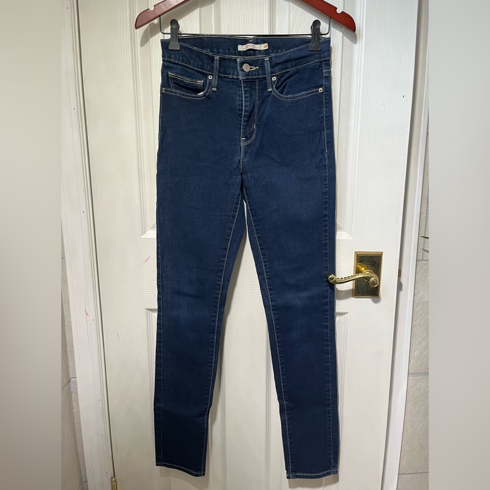Levi's Slimming Skinny Jean 28